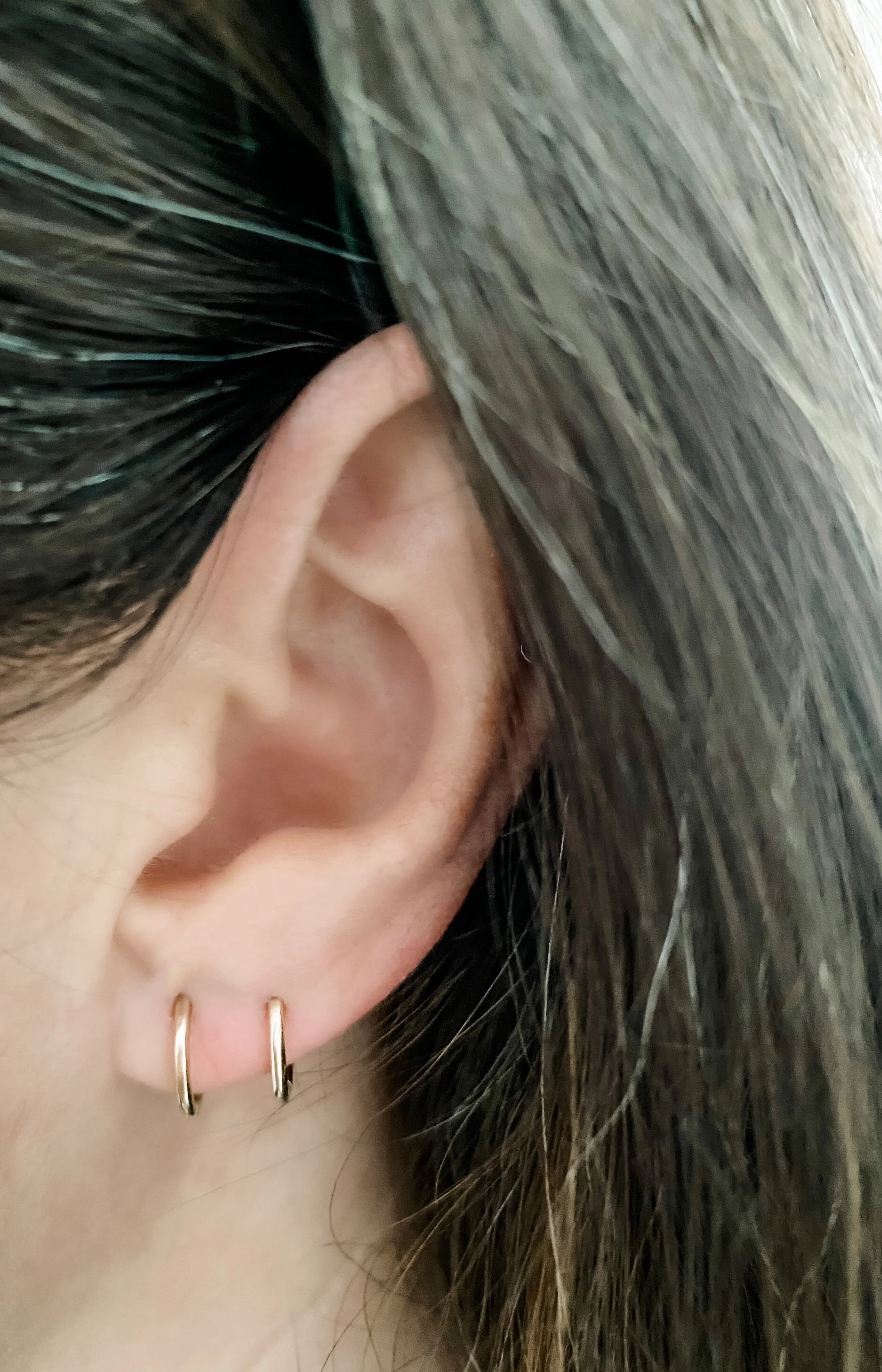 14K Goldie Single Hoop Earring