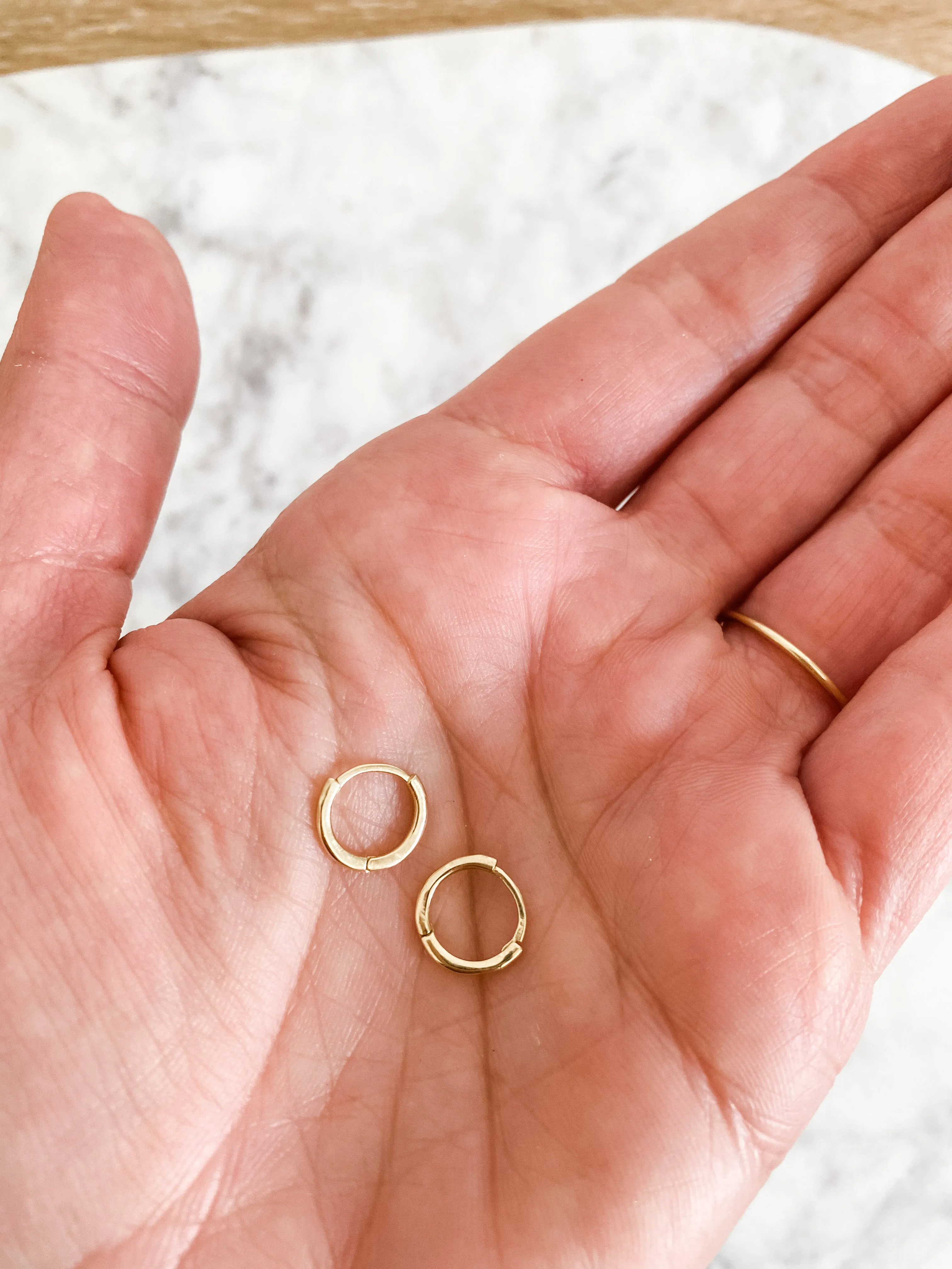 14K Goldie Single Hoop Earring