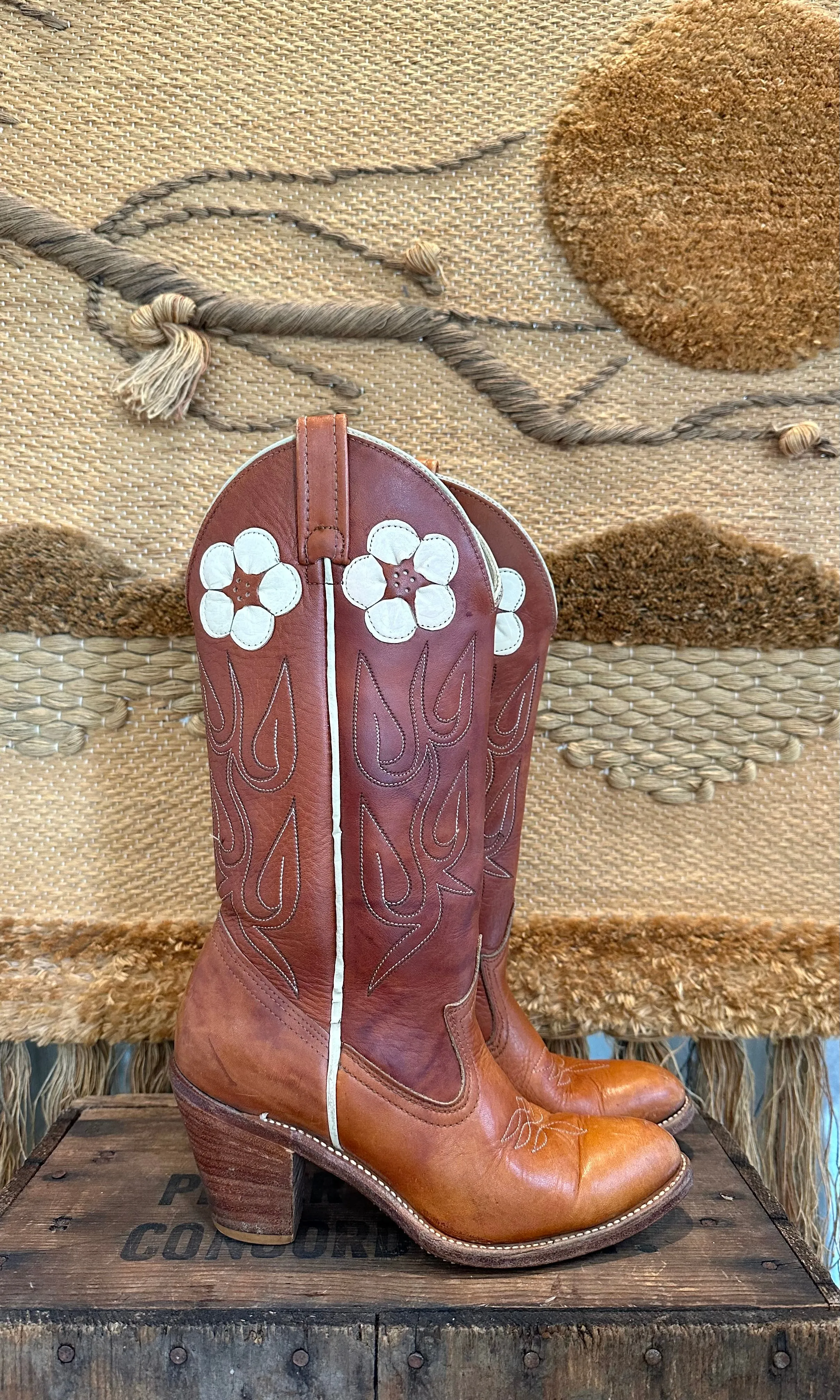 ACME Vintage 70s Cowgirl Boots • Womens Size 7 narrow