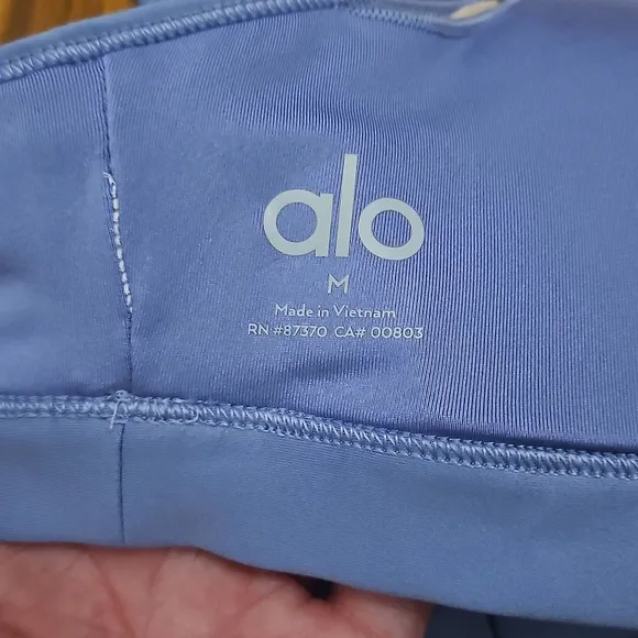 ALO Yoga Airlift Intrigue Sports Bra/ M
