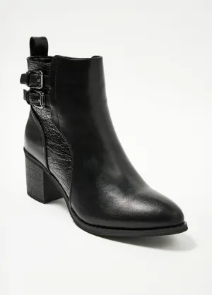 Boots with heels and reptile effect insert