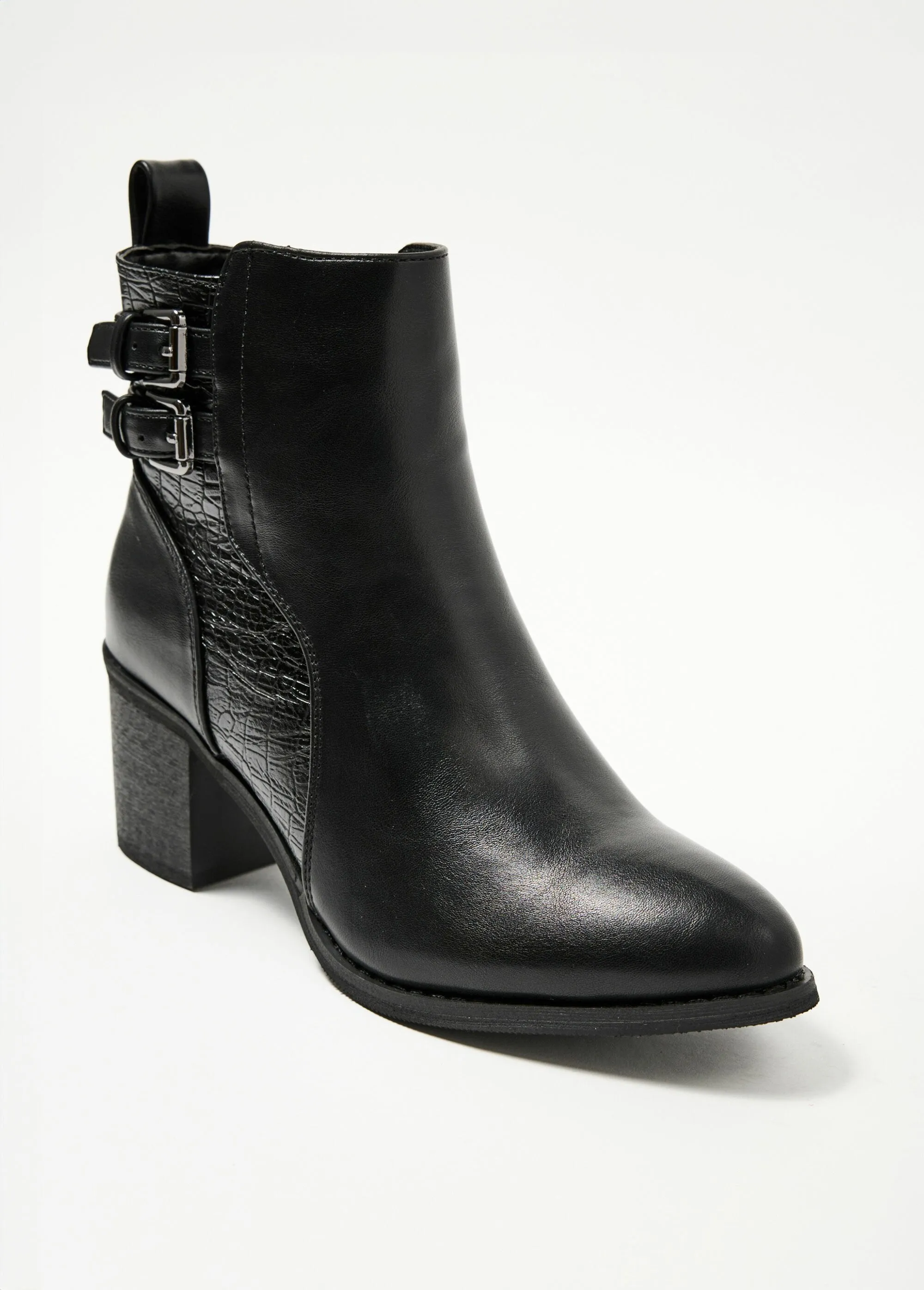 Boots with heels and reptile effect insert