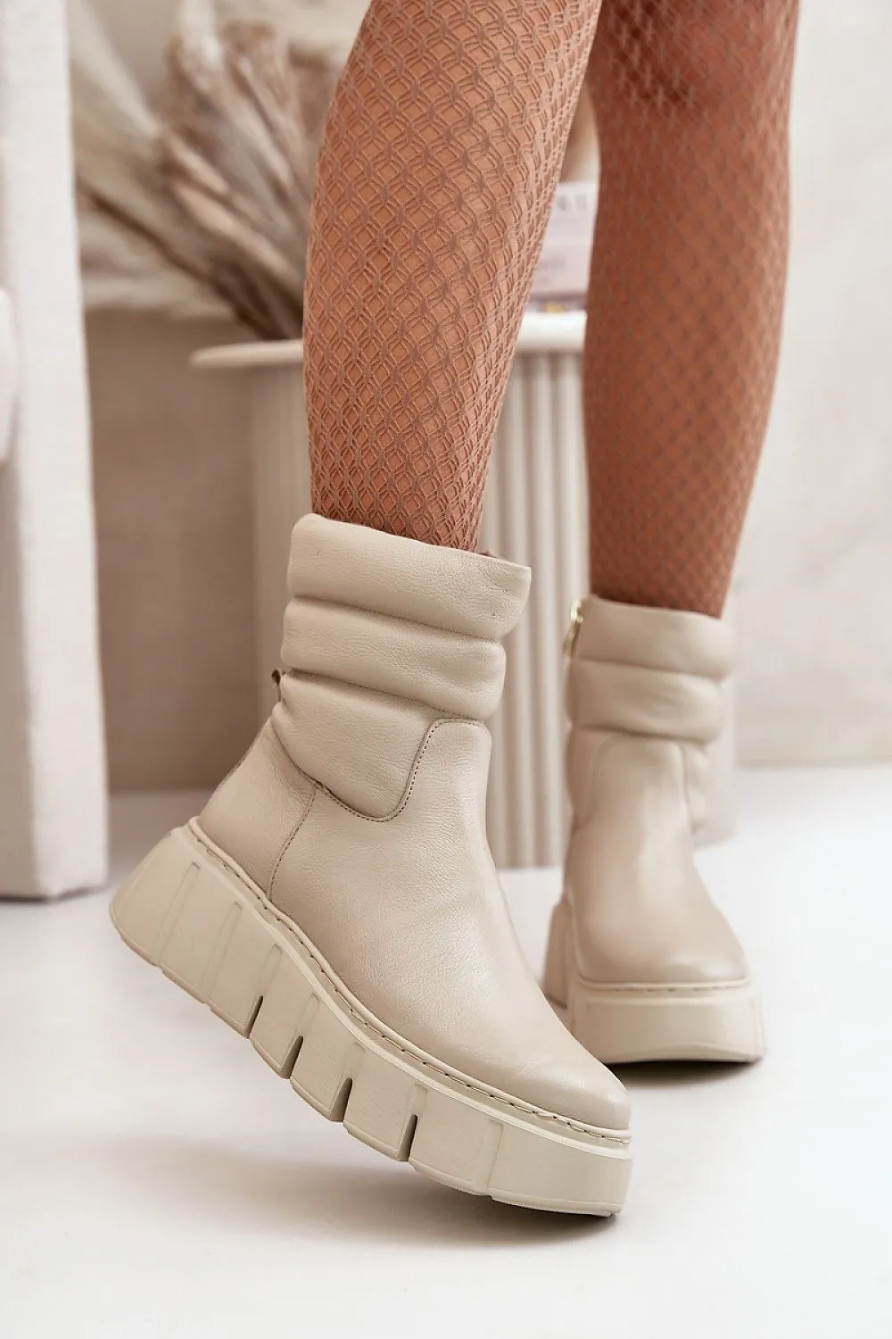 Buskin boots