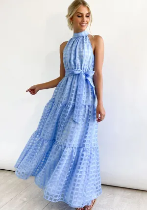 Chic Halter Neck Tiered Maxi Dress with Tie-Waist Elegance