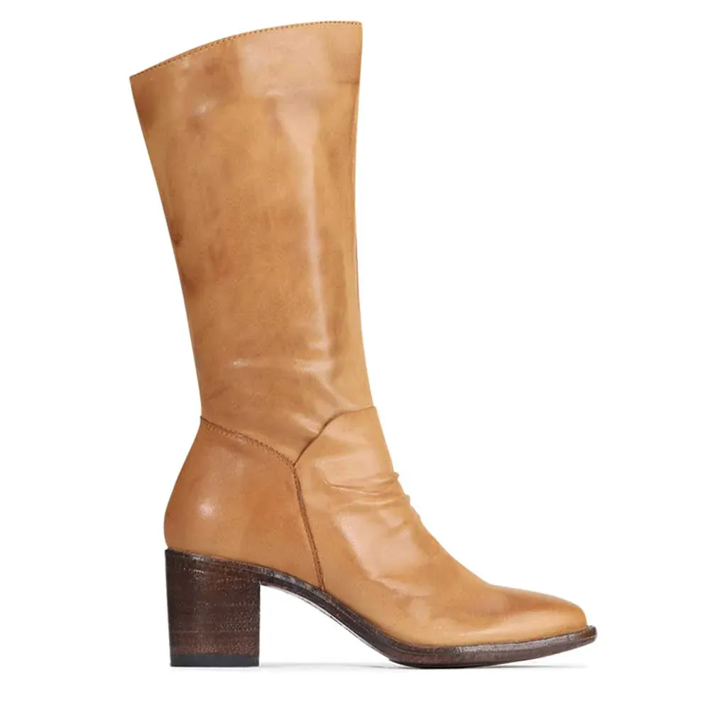 EOS - Serafina Camel