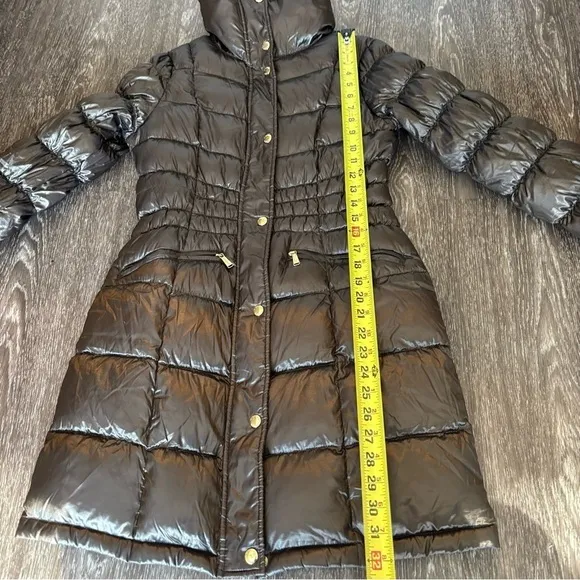 Michael Kors Down filled winter puffer coat. Women’s SMALL