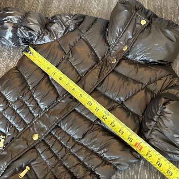 Michael Kors Down filled winter puffer coat. Women’s SMALL