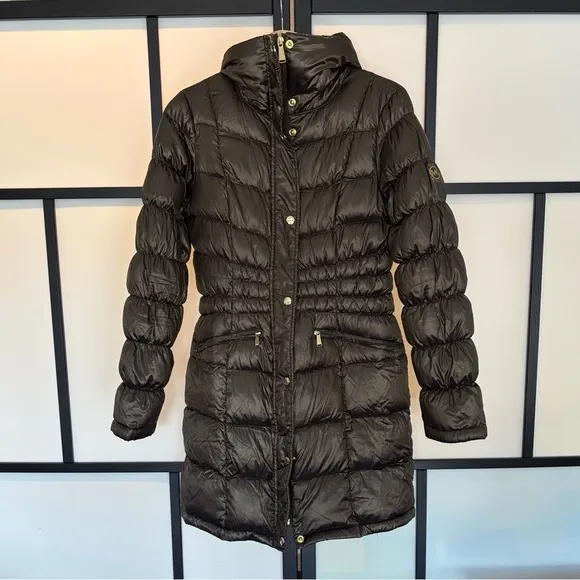 Michael Kors Down filled winter puffer coat. Women’s SMALL