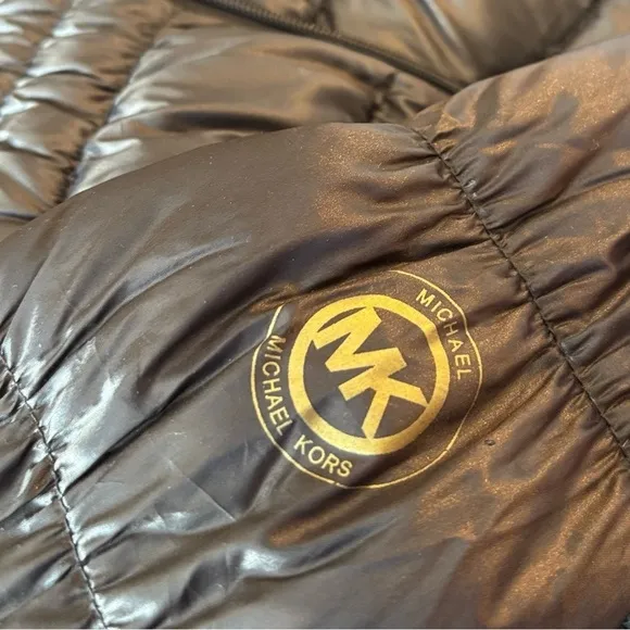 Michael Kors Down filled winter puffer coat. Women’s SMALL