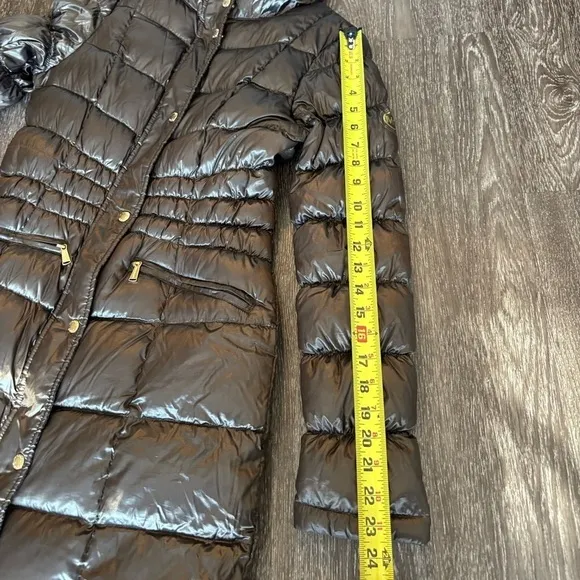 Michael Kors Down filled winter puffer coat. Women’s SMALL