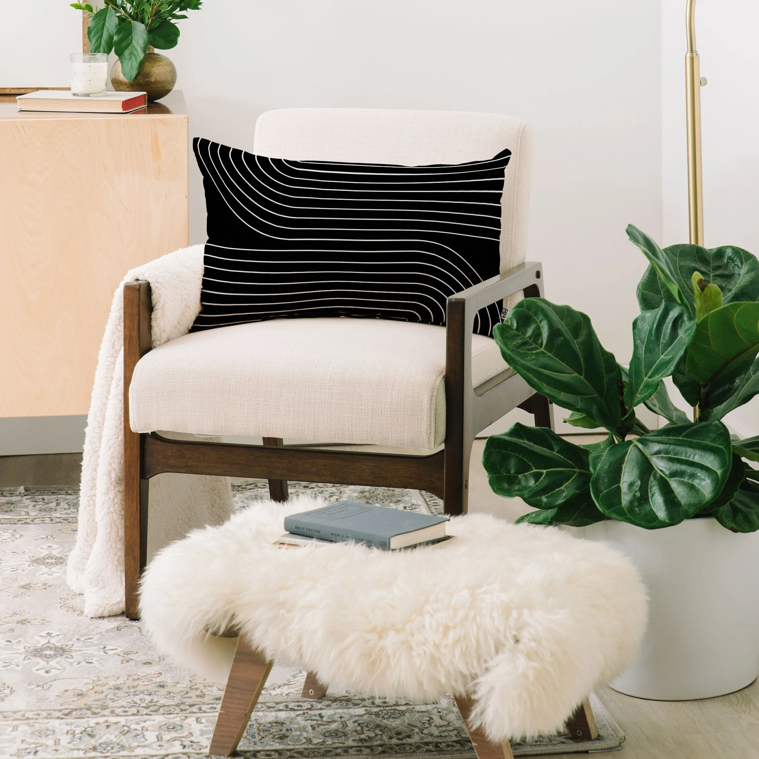 MINIMAL LINE CURVATURE BLACK