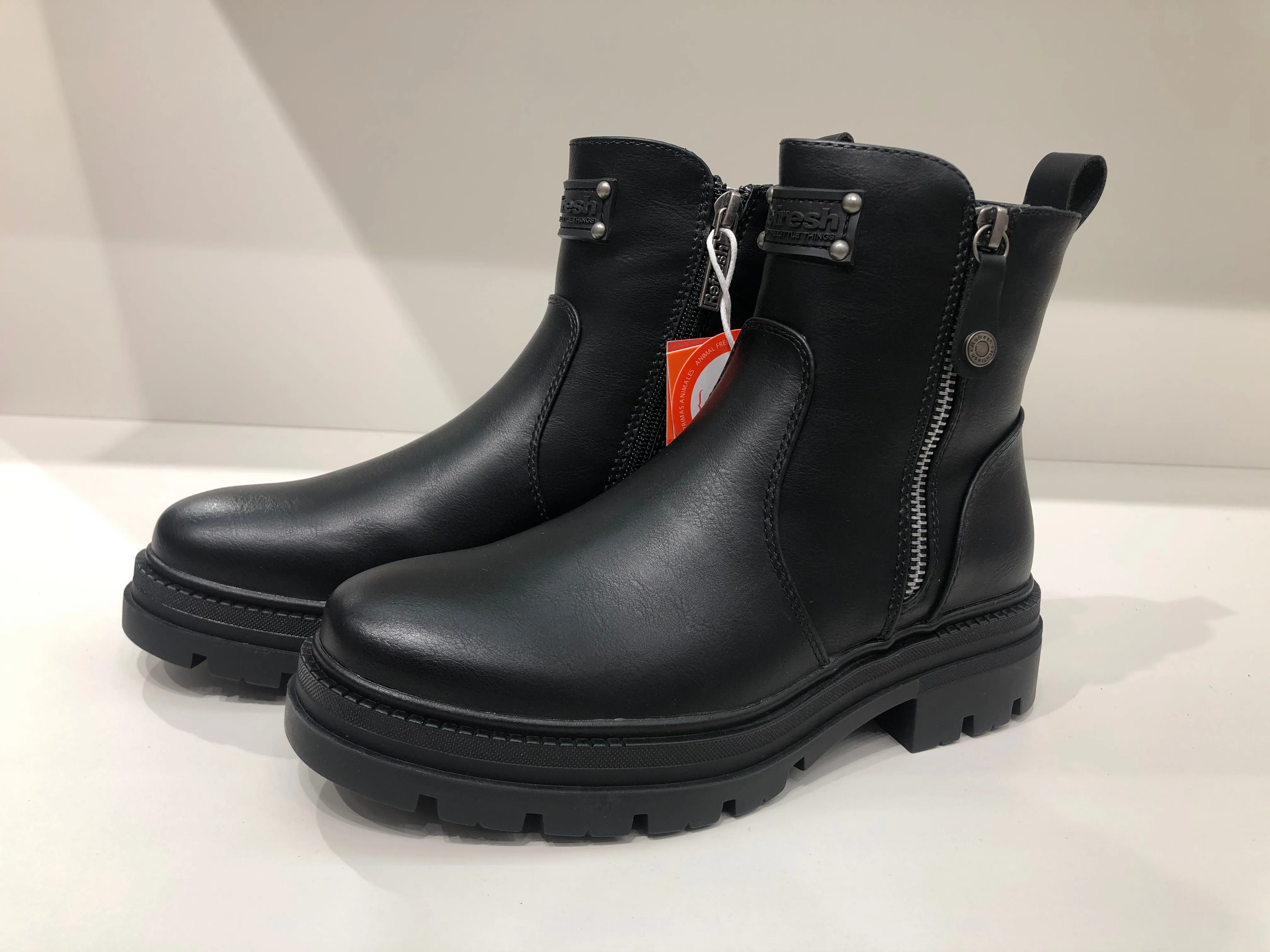 MOZY BLACK