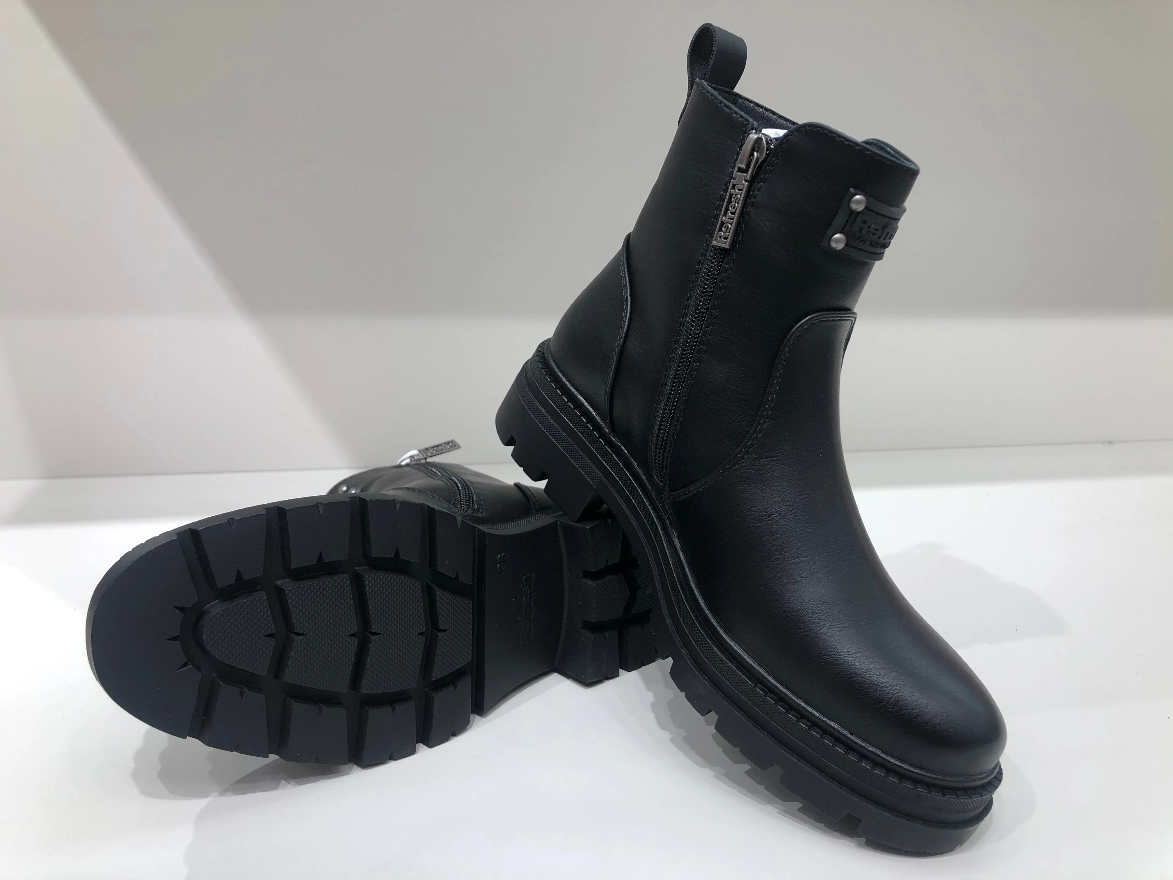 MOZY BLACK