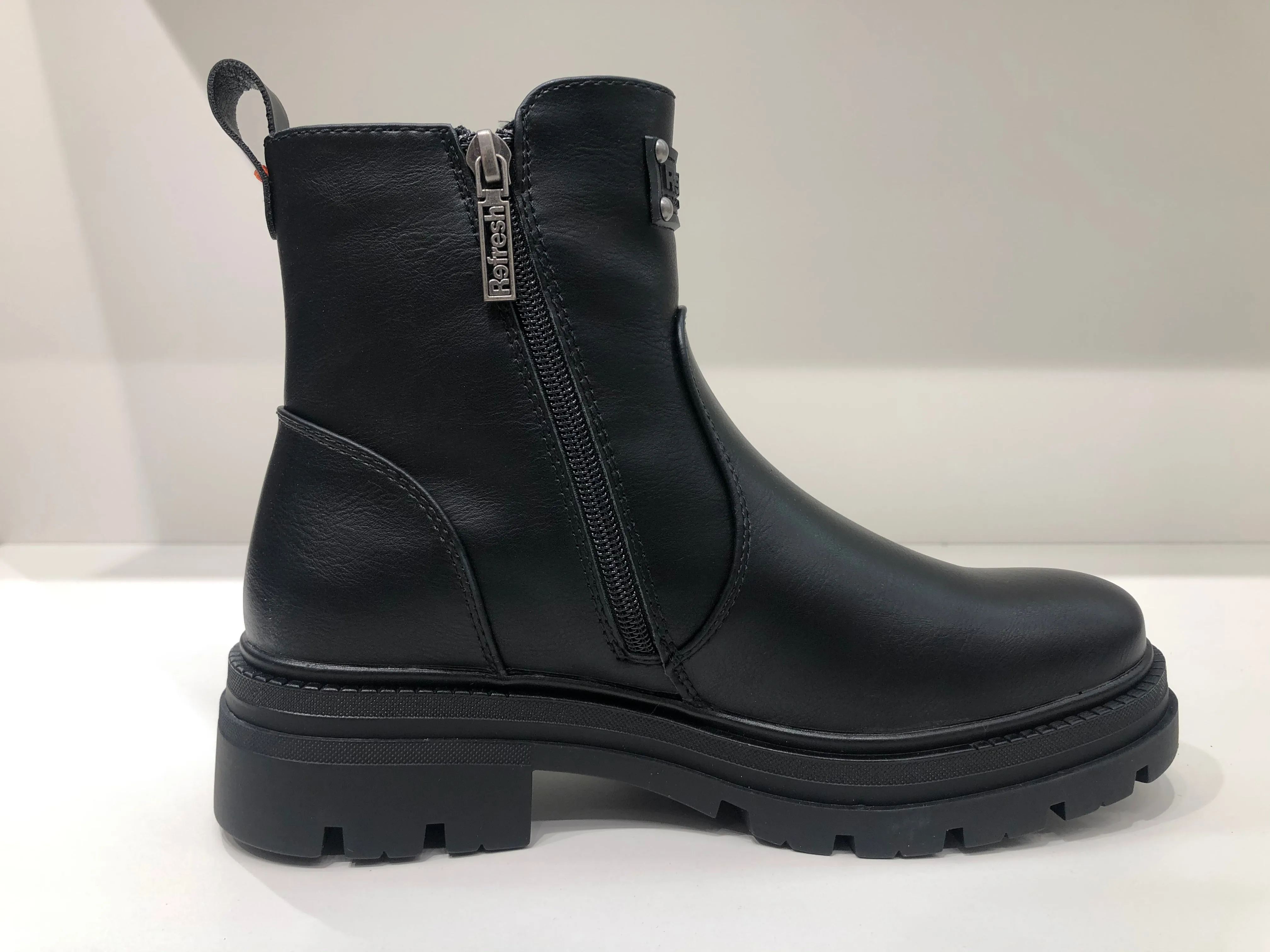 MOZY BLACK