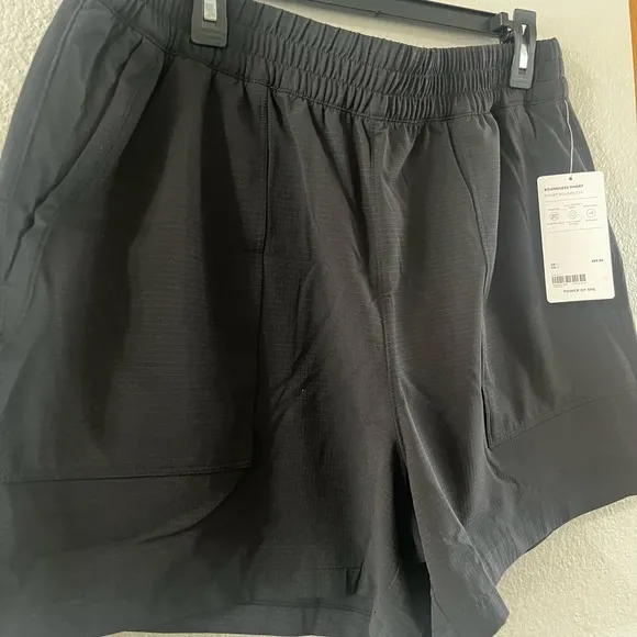 NEW Athleta SZ Large Boundless Shorts Black