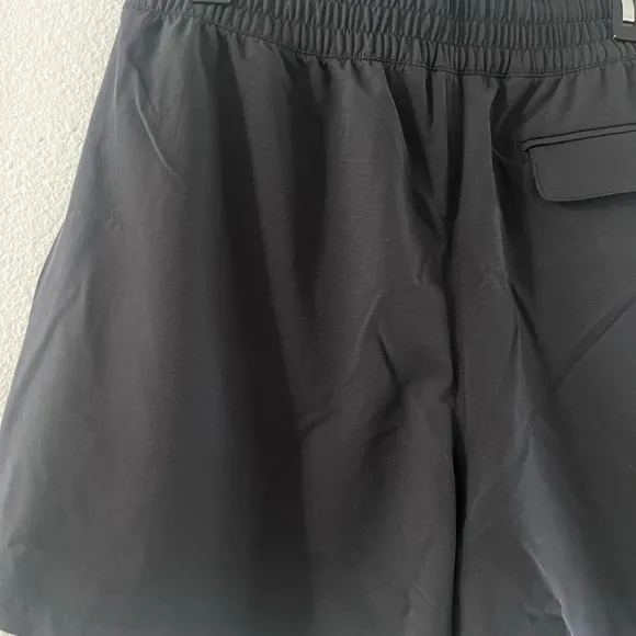 NEW Athleta SZ Large Boundless Shorts Black