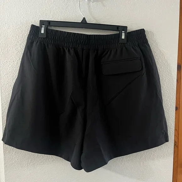 NEW Athleta SZ Large Boundless Shorts Black