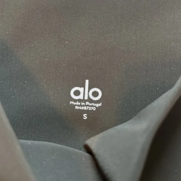 NWOT ALO Yoga 3” High-Waist Airlift Short