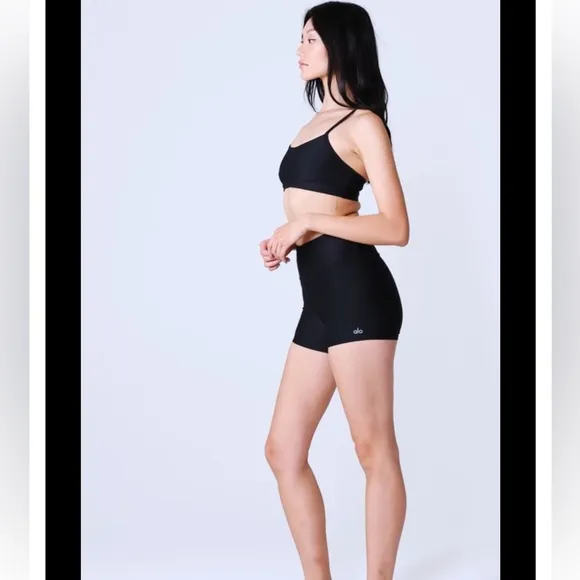 NWOT ALO Yoga 3” High-Waist Airlift Short