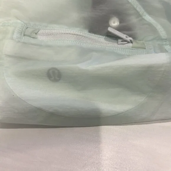 NWT Lululemon Women's Green Step Out High Rise Ocean Air Sheer Short 3&quot; Size 2