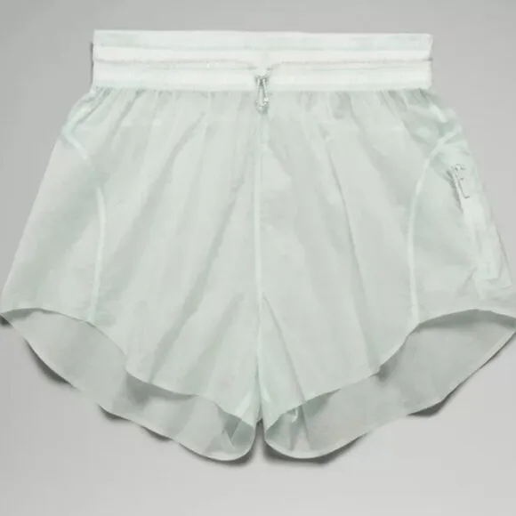 NWT Lululemon Women's Green Step Out High Rise Ocean Air Sheer Short 3&quot; Size 2