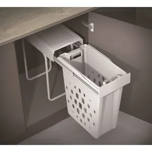 Panier à linge coulissant compact