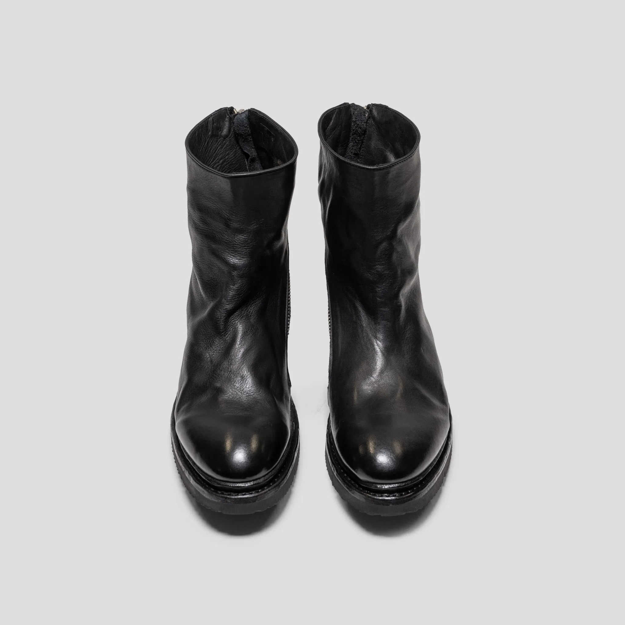 REGIN soft BLACK VIBRAM