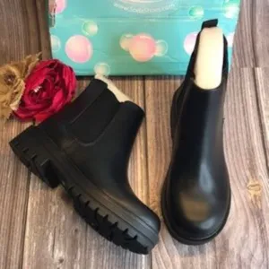 Soda Pilot Black Booties
