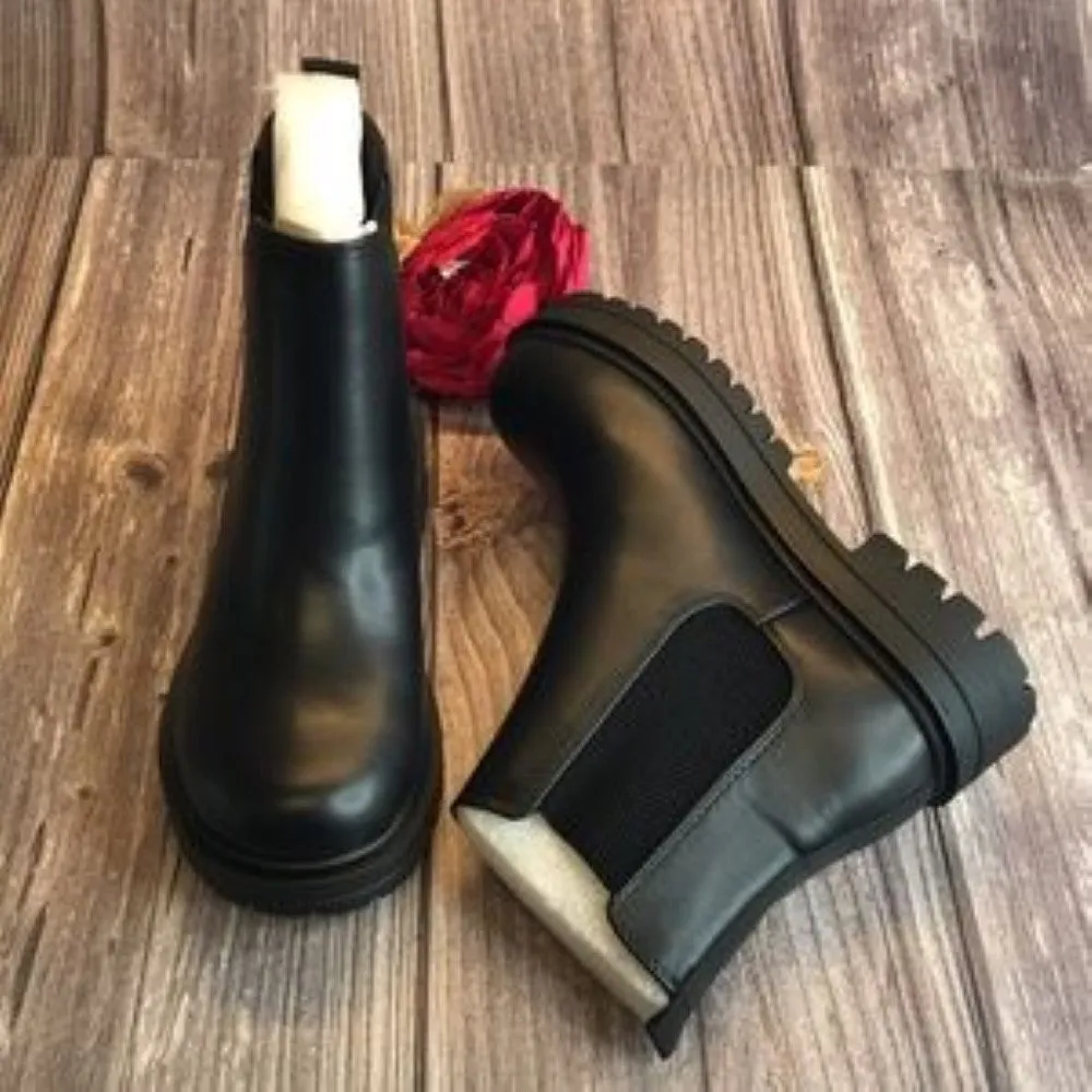 Soda Pilot Black Booties