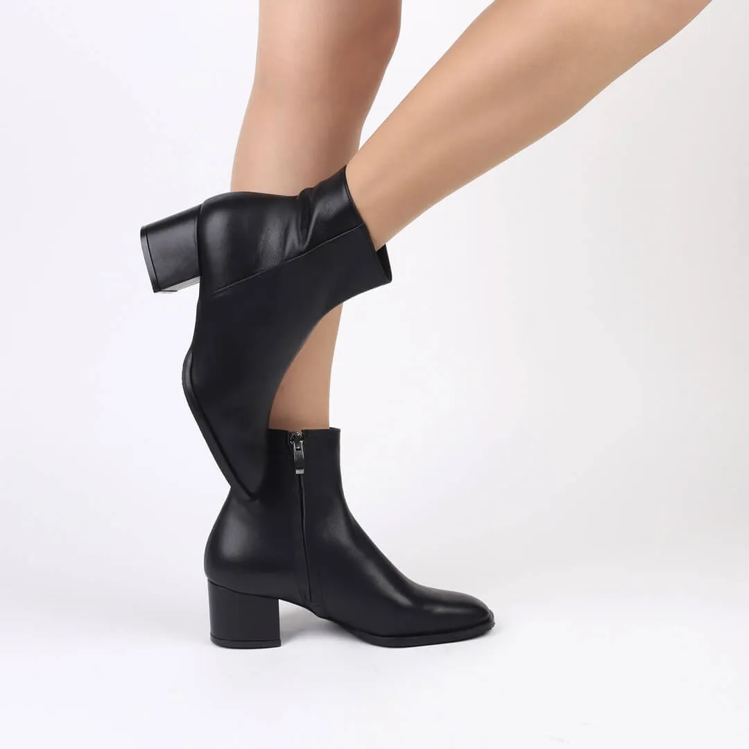 *UK size 13 - MOSTO - black, 5cm heels