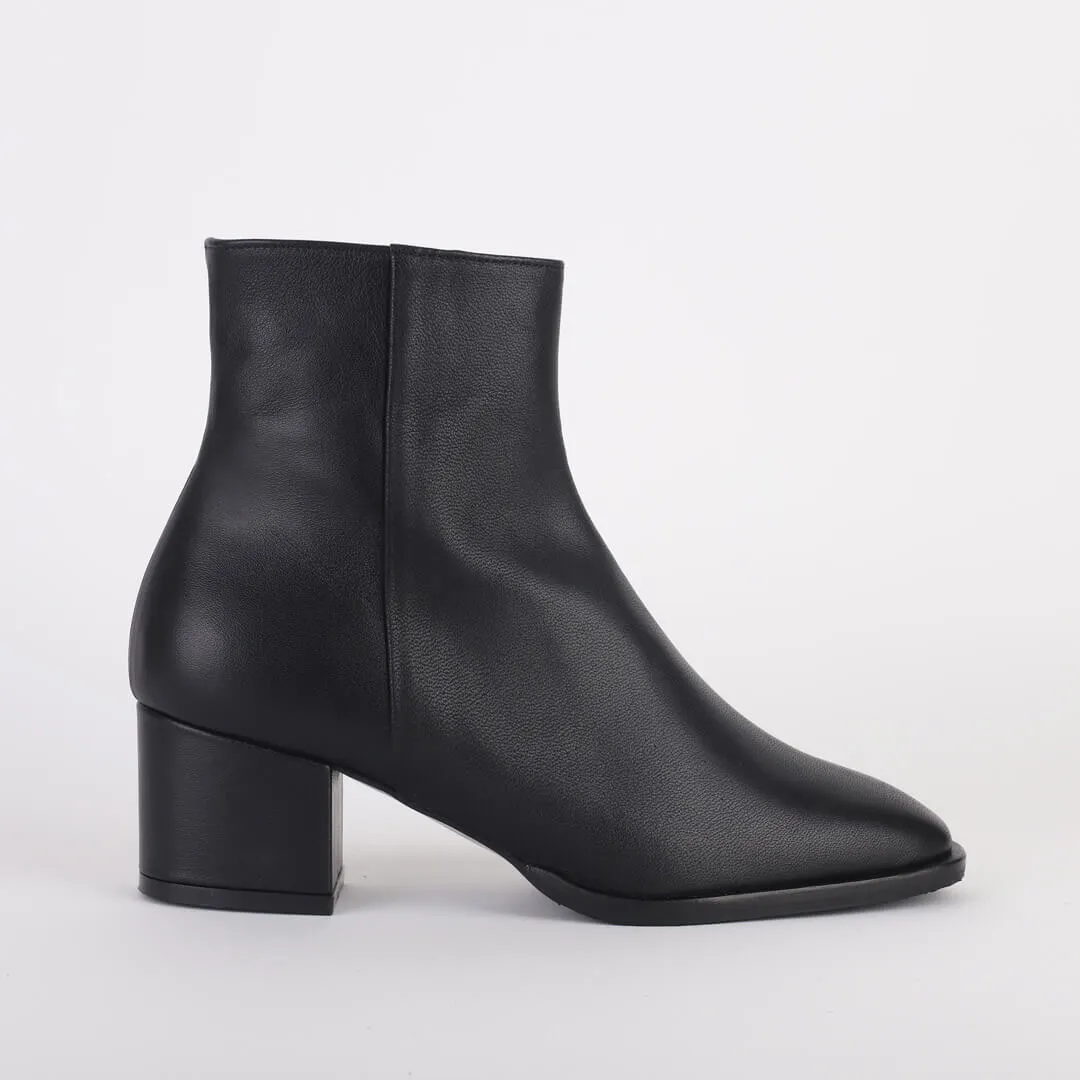 *UK size 13 - MOSTO - black, 5cm heels