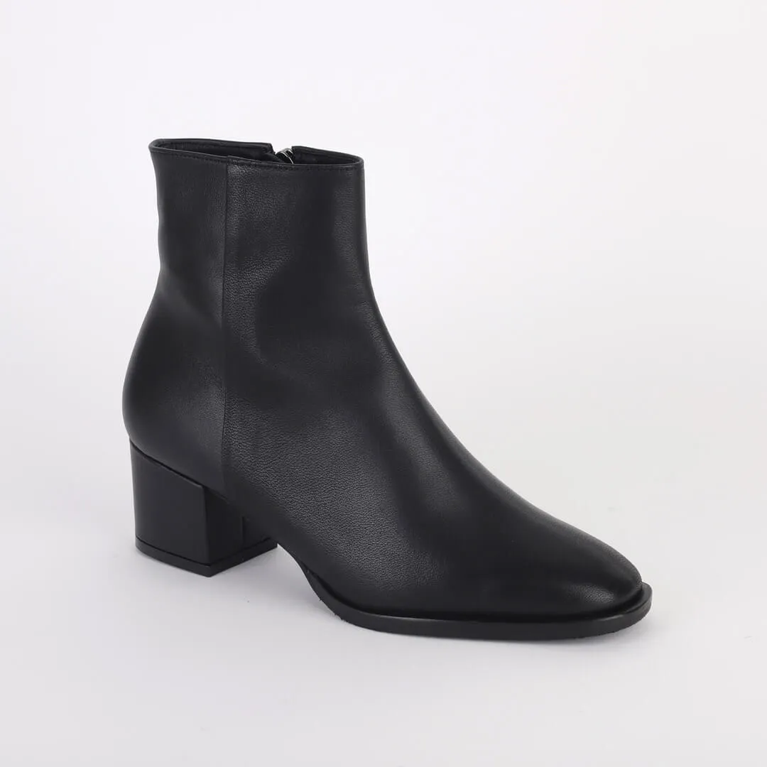 *UK size 13 - MOSTO - black, 5cm heels