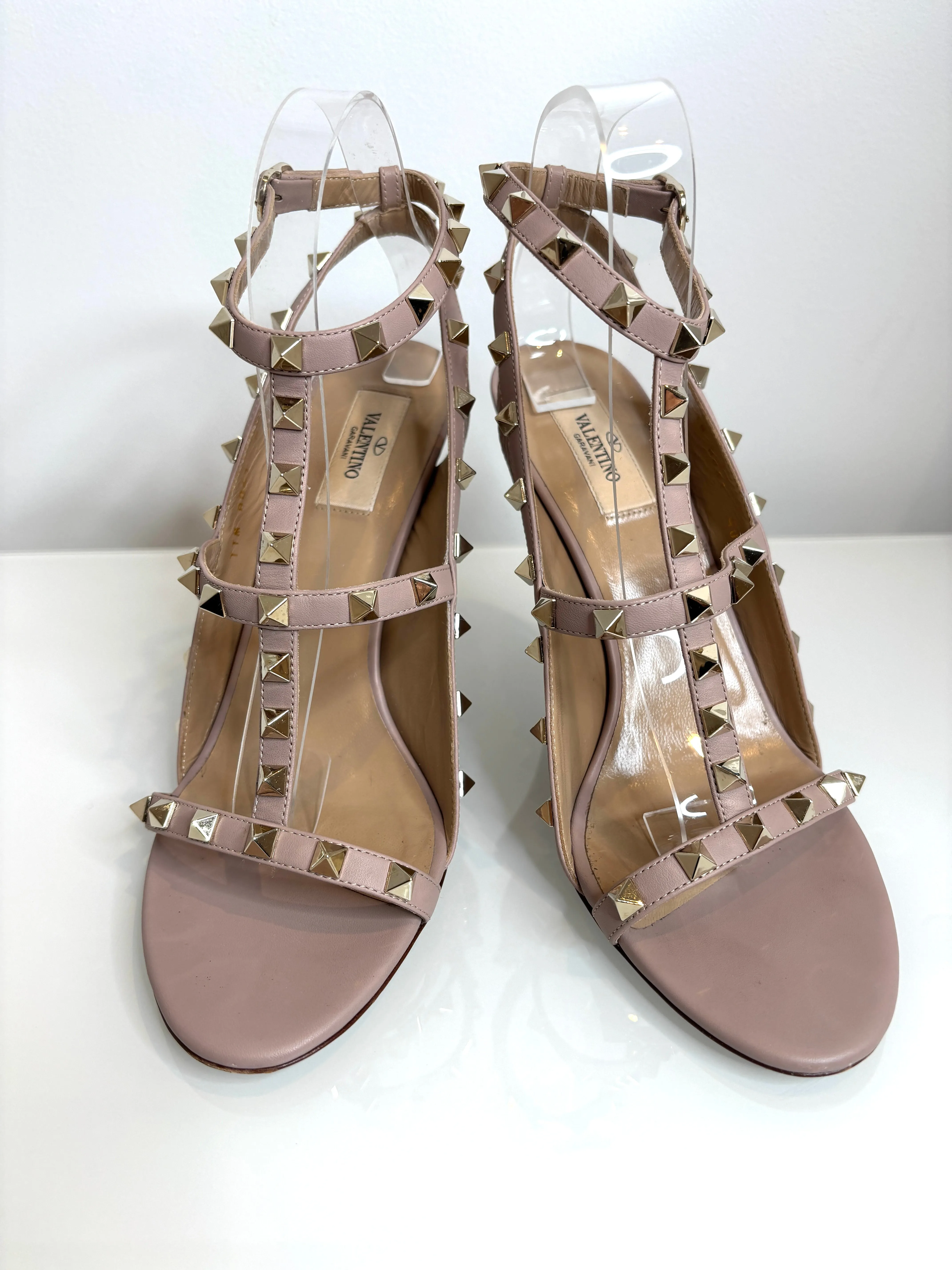 Valentino Garavani Rockstud Poudre Nude Leather Sandals 40 UK7