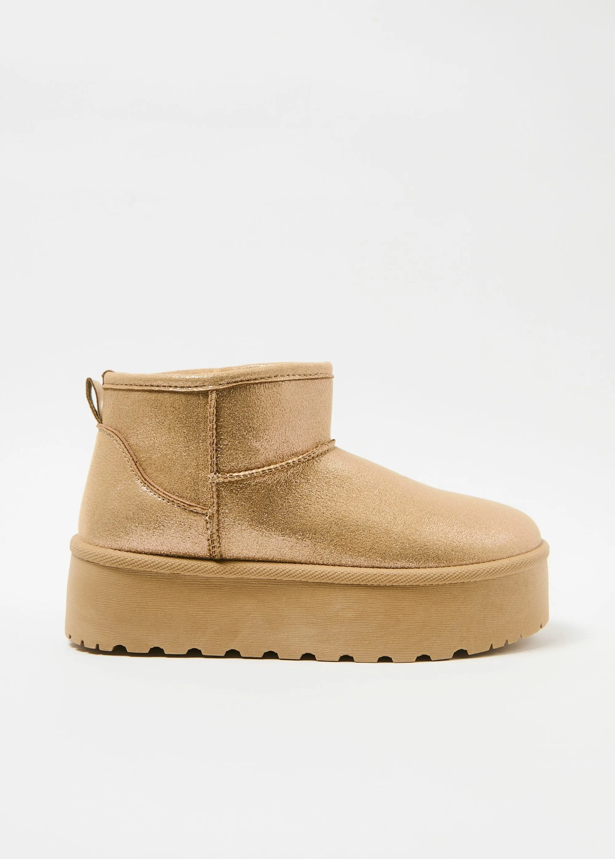 Warm suede-style fur-lined boots