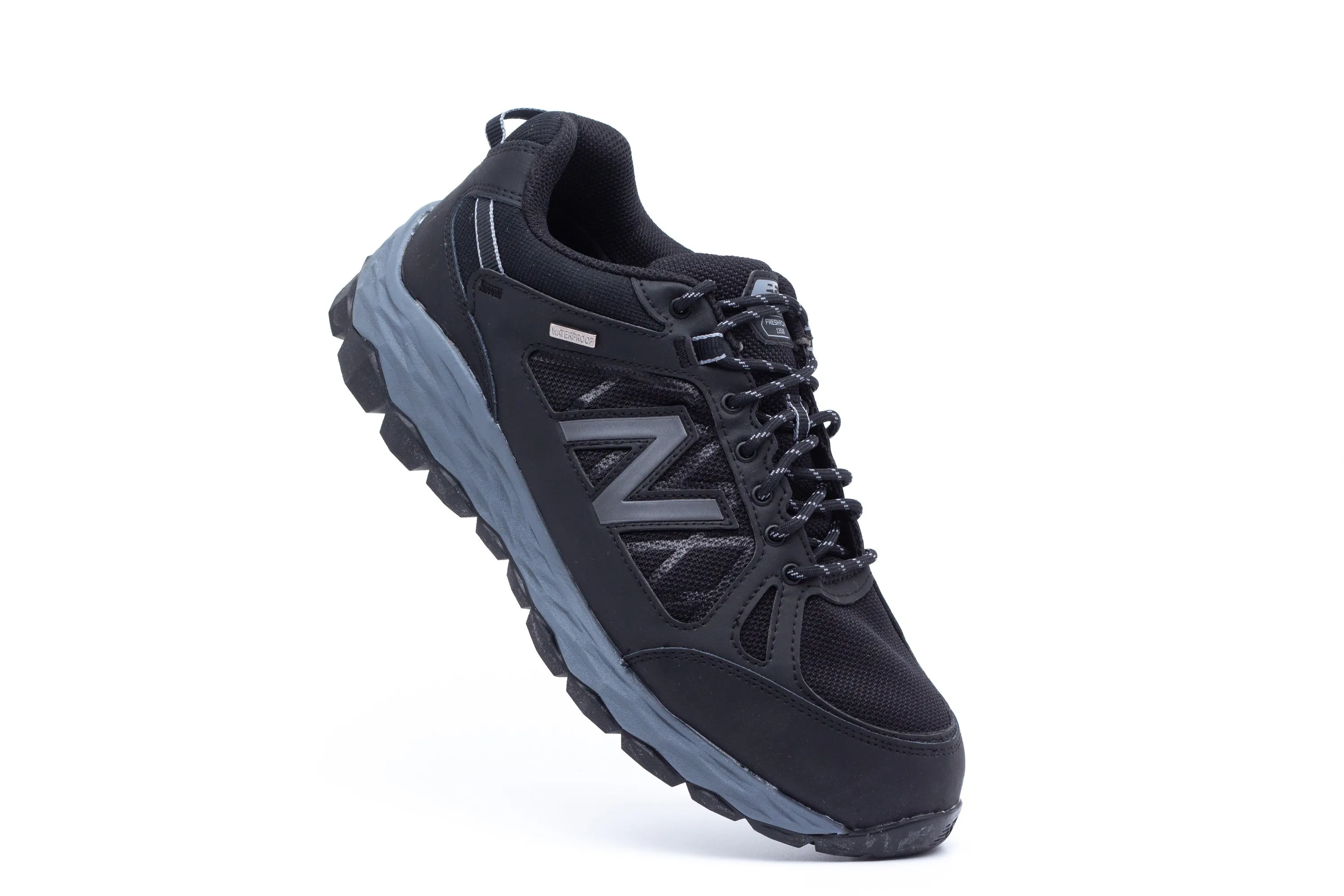 Wasserdichte Fresh Foam New Balance MW1350WL Wanderschuhe für Herren, weite Passform