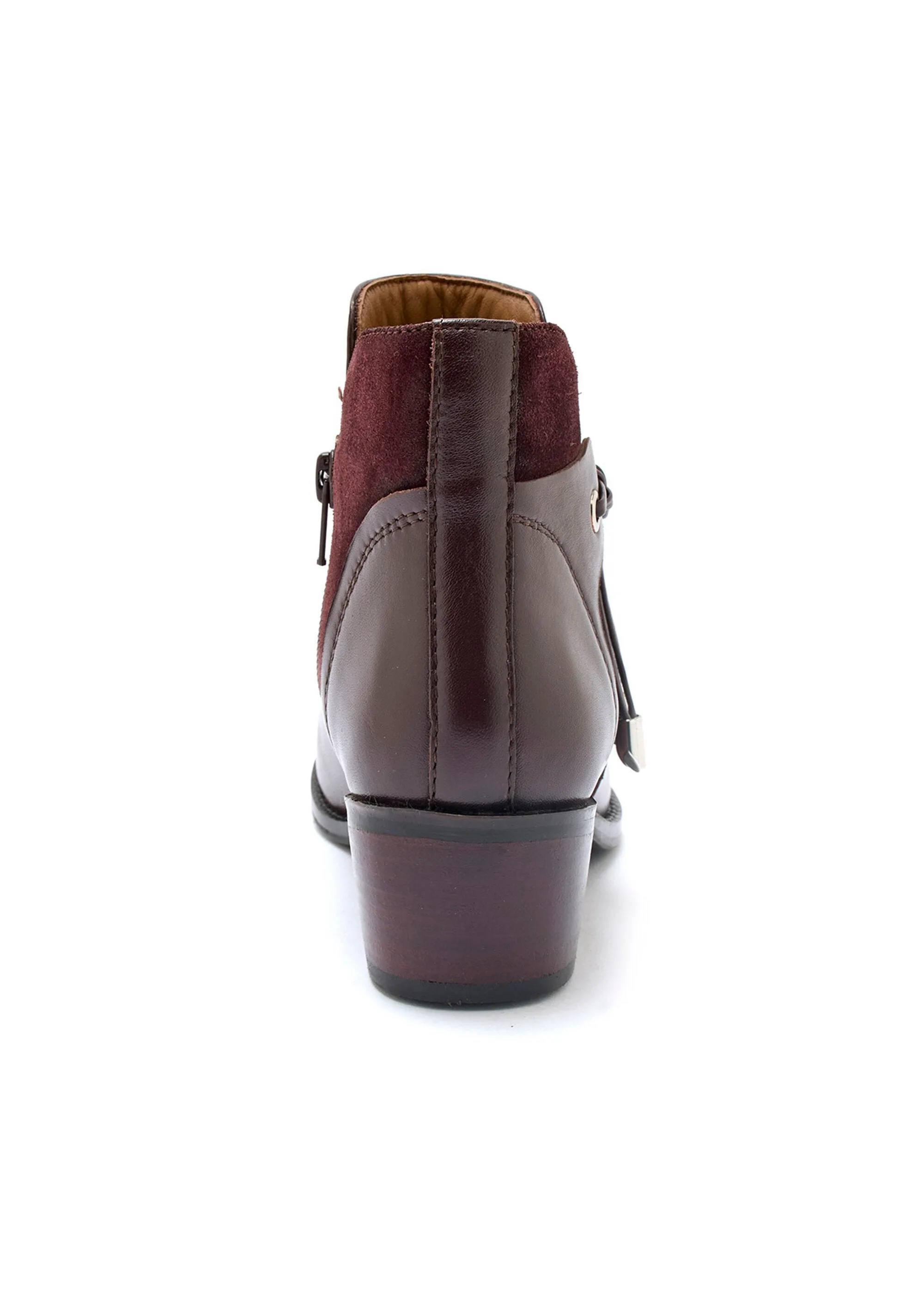 Western-style leather boots
