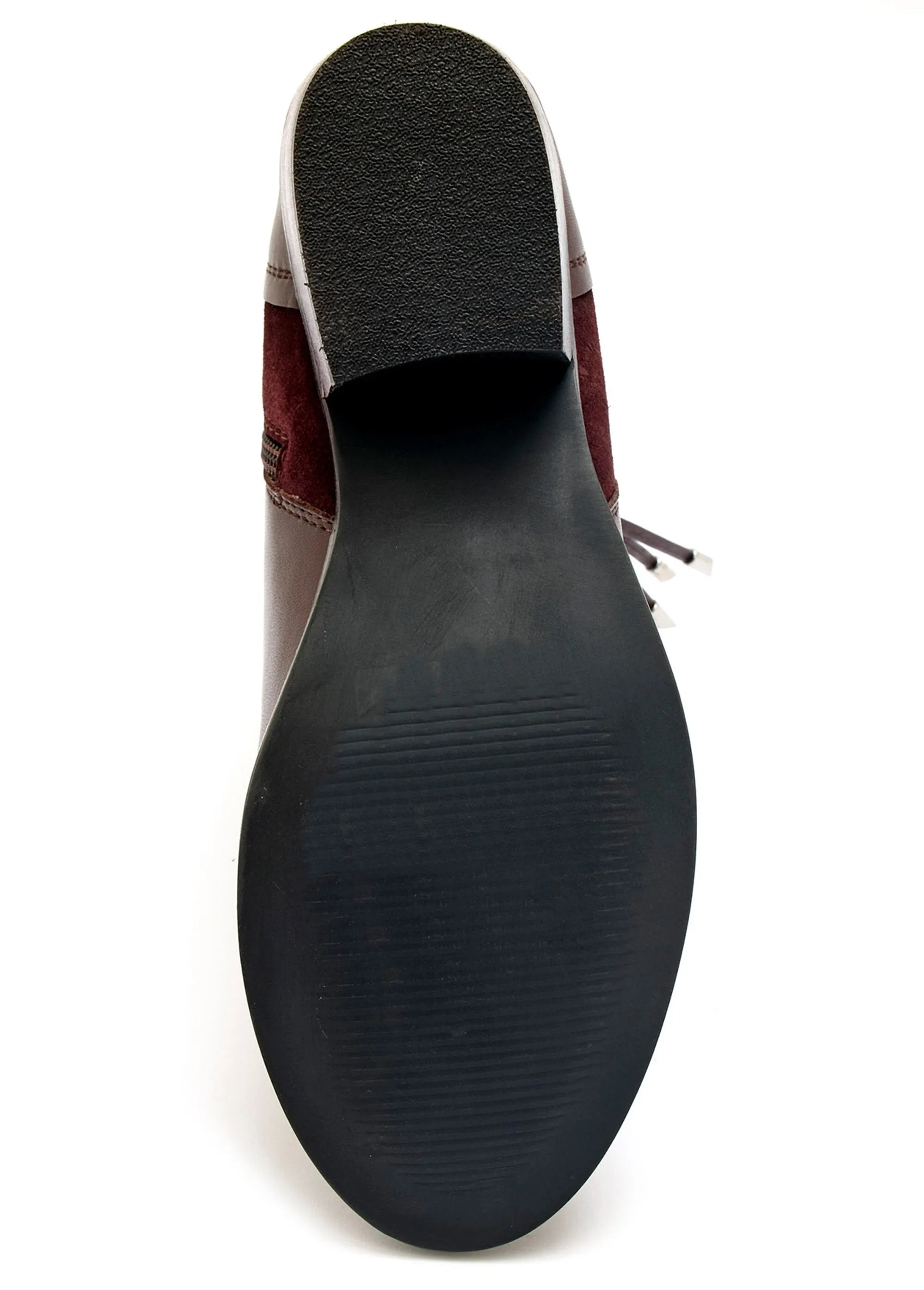 Western-style leather boots